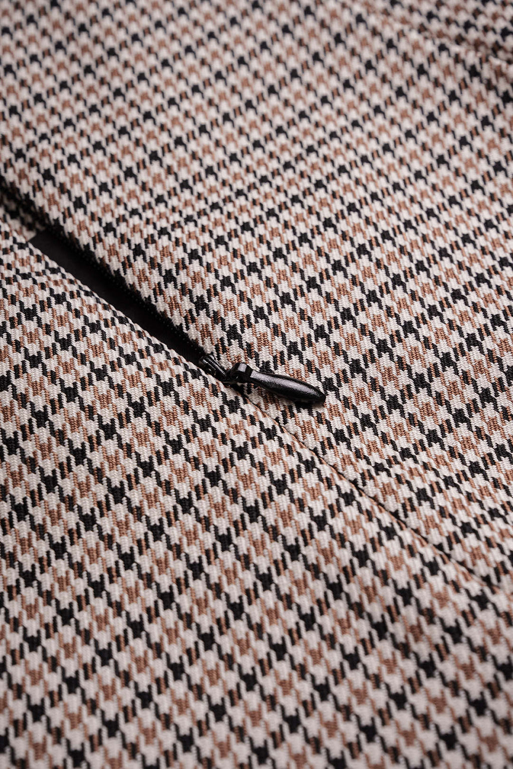 DressNovel Plaid Print Asymmetrical Pleated Mini Skirt