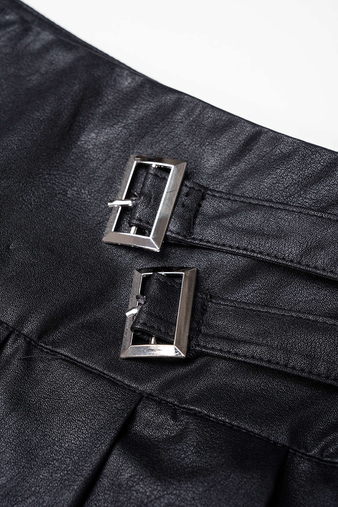 GownNovel Faux Leather Metallic Belted Mini Skirt